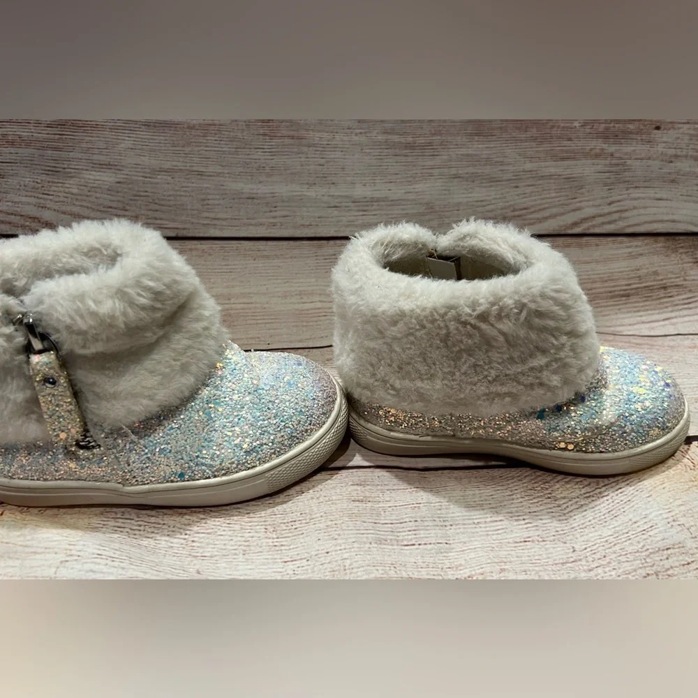 6 Toddler Sugar Sparkle Silver & White Faux Fur Ankle Boots